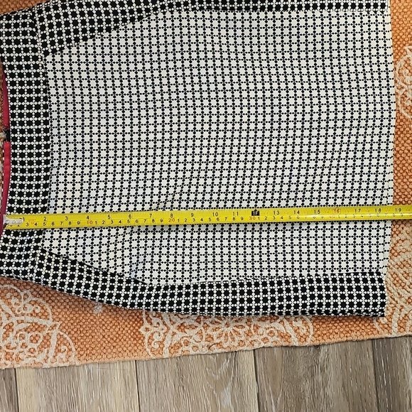 Banana Republic Monochrome Pencil Skirt - Picture 10 of 13